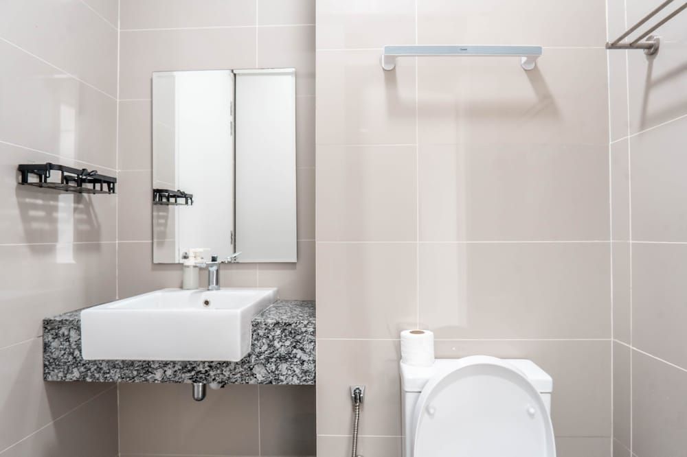 Azure Residences Kelana Jaya by Airhost Basic Apartment, City View 6