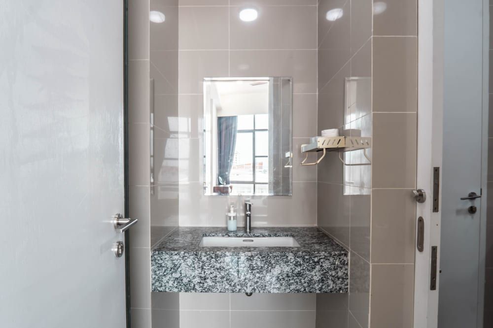 Azure Residences Kelana Jaya by Airhost Basic Apartment, City View 5