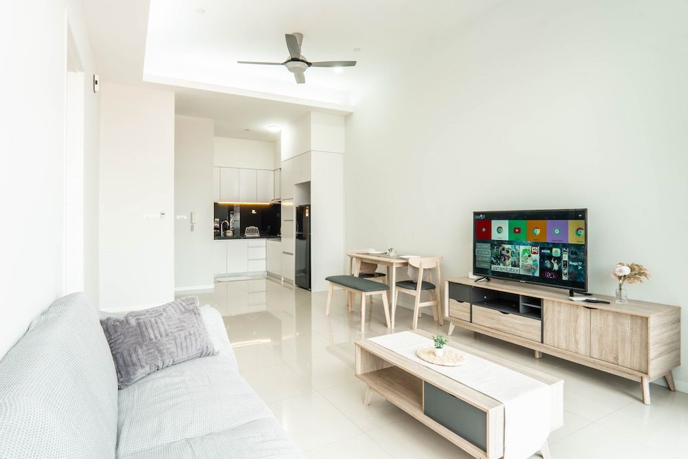 Azure Residences Kelana Jaya by Airhost Basic Apartment, City View 9