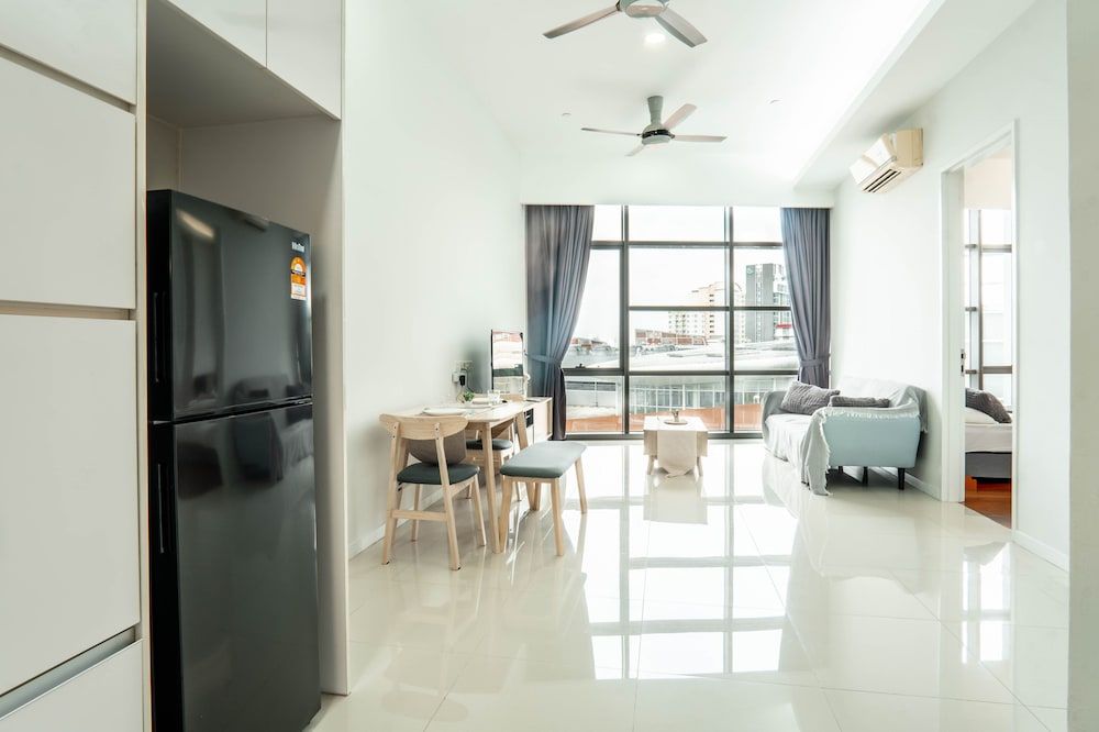 Azure Residences Kelana Jaya by Airhost Basic Apartment, City View 12