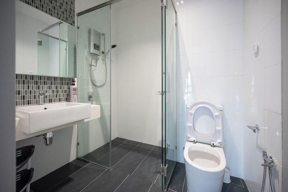 HighPark Suites by Airhost Deluxe Apartment, City View 8