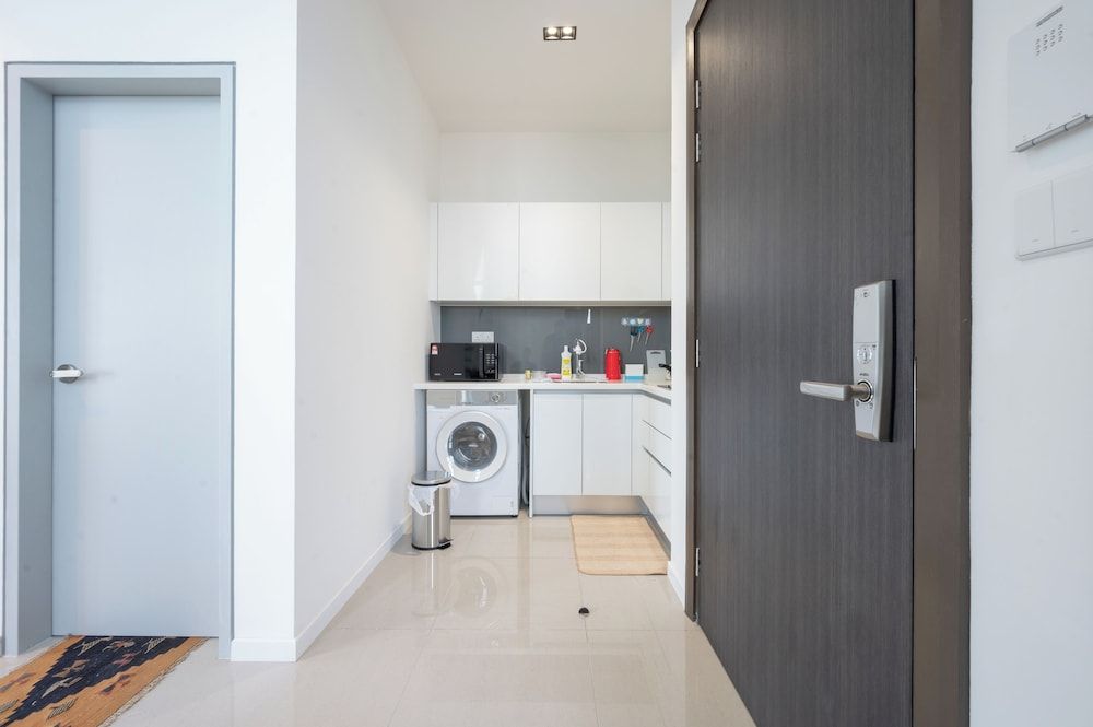 HighPark Suites by Airhost Deluxe Apartment, City View 7