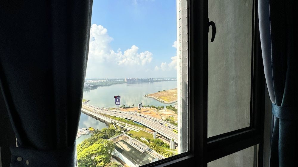 R&F PRINCESS COVE BY RONGYU Apartment, Balcony, Bay View 7