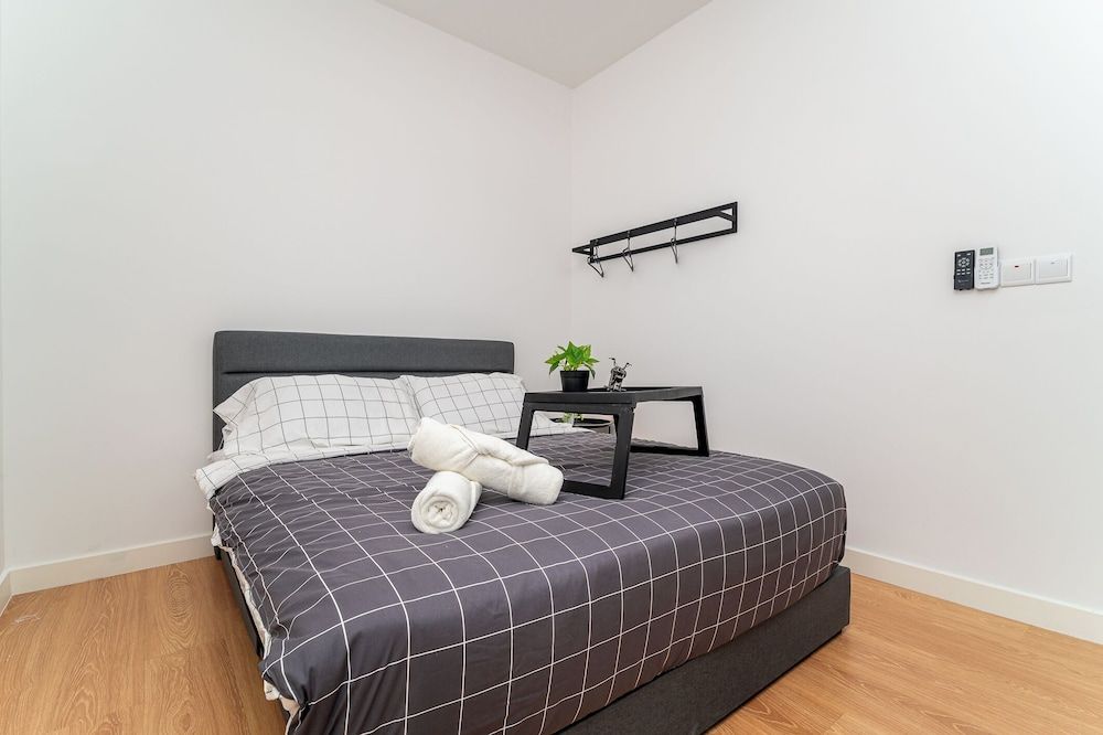 Edumetro by Manhattan Group Superior Apartment, 3 Bedrooms 5