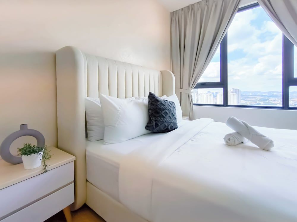 Edumetro by Manhattan Group Deluxe Apartment, 2 Bedrooms 9