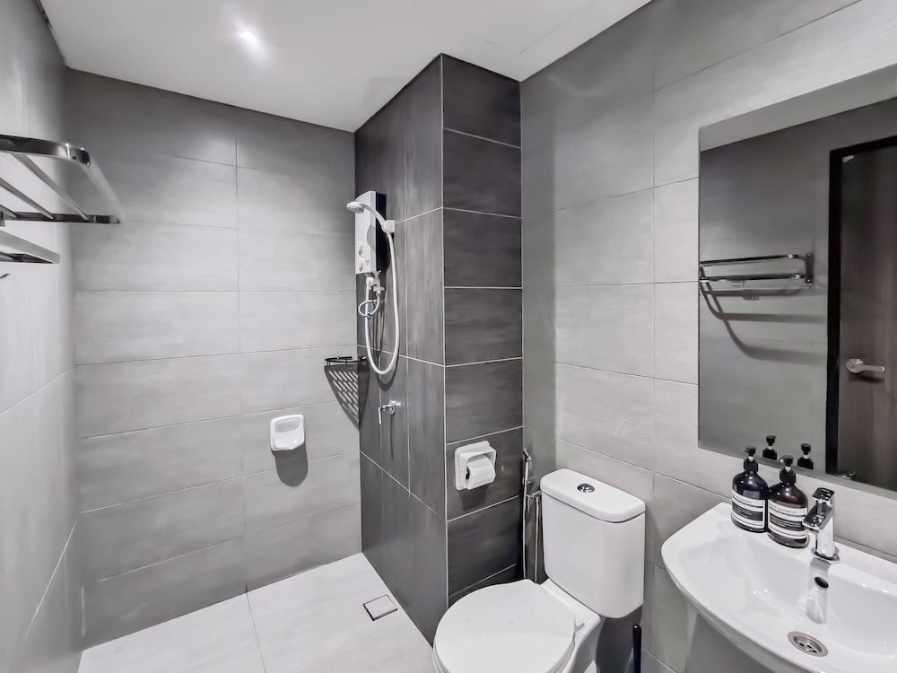 Edumetro by Manhattan Group Deluxe Apartment, 2 Bedrooms 19