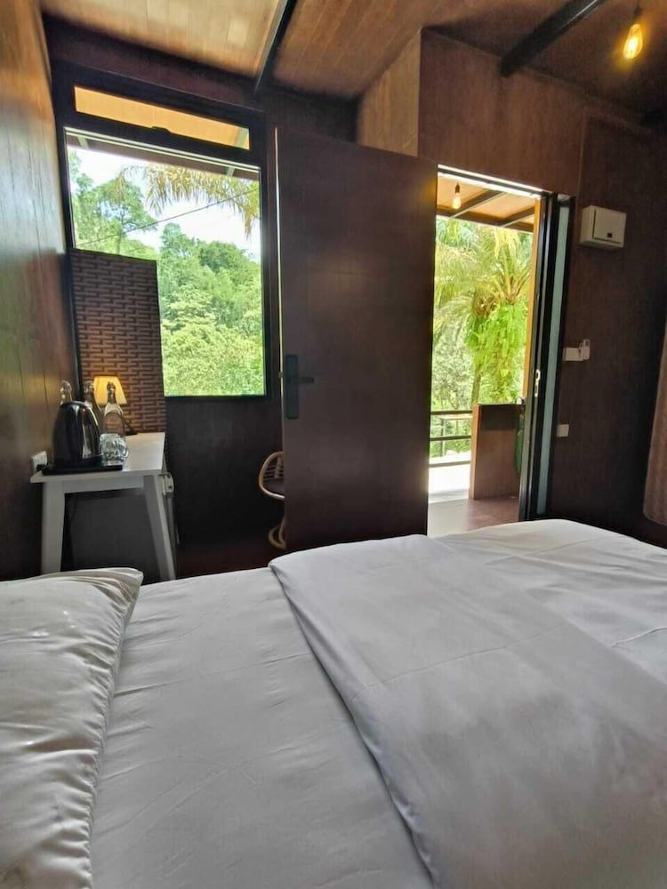 The HIJAU Camp & Cabin Economy Twin Room, Garden View 2