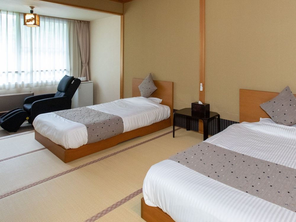 Japanese Room up to 2-8 guests (Non-Smoking)
