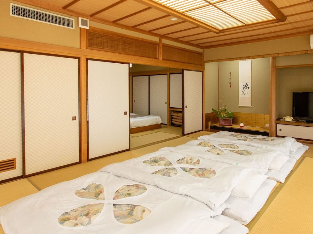 Japanese Room up to 2-6 guests (Non-Smoking)