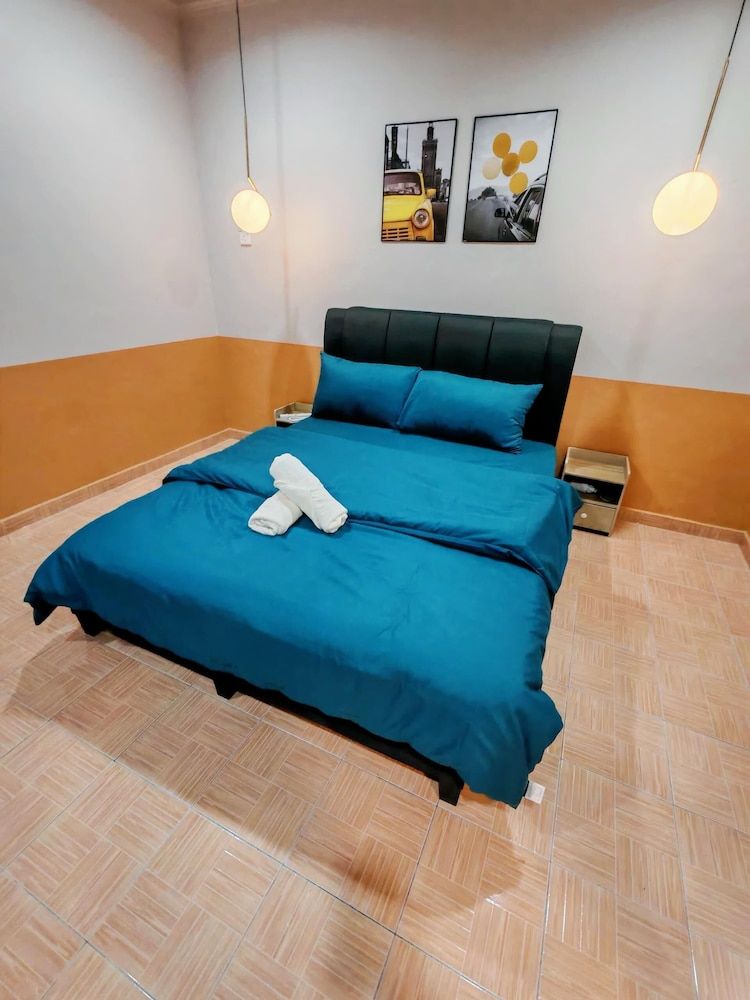 Comfy Tok Sira Home Kuantan 5 BR Family Bungalow 4