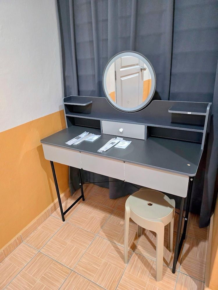 Comfy Tok Sira Home Kuantan 5 BR Family Bungalow 40