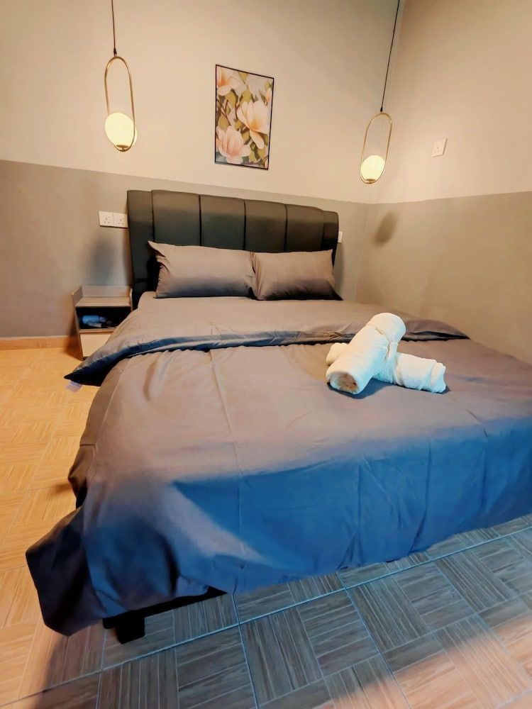 Comfy Tok Sira Home Kuantan 5 BR Family Bungalow 19