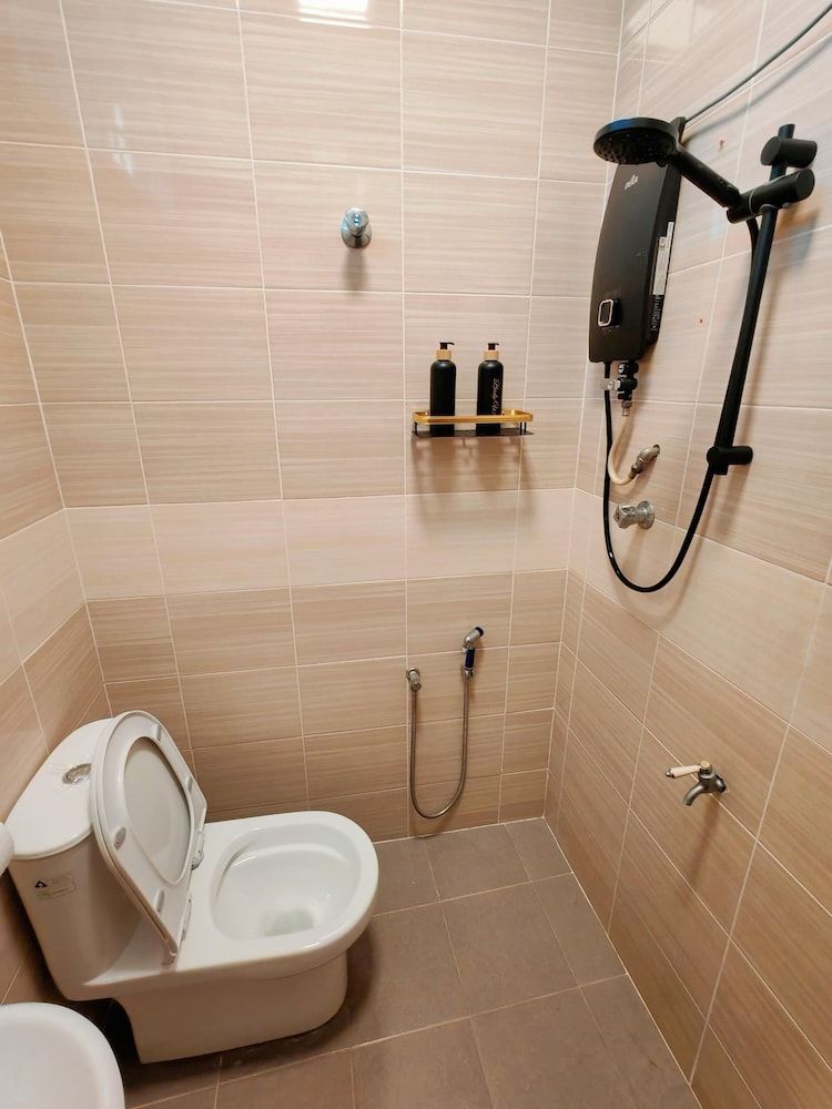 Comfy Tok Sira Home Kuantan 5 BR Family Bungalow 34