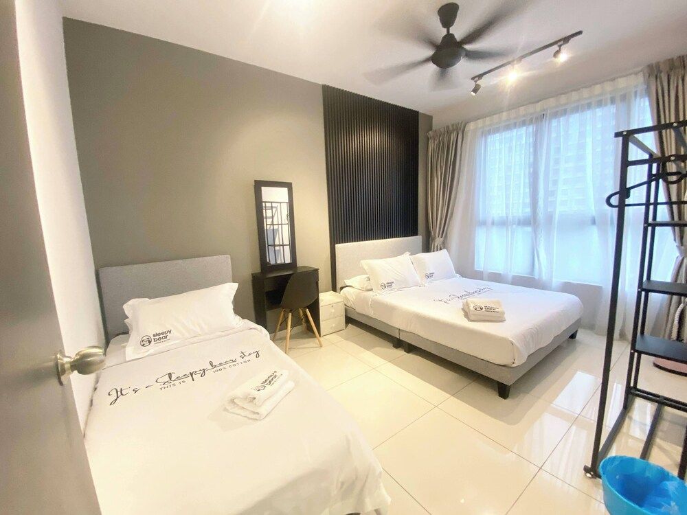 Gaia Residences by Sleepy Bear Deluxe Apartment, 3 Bedrooms 5
