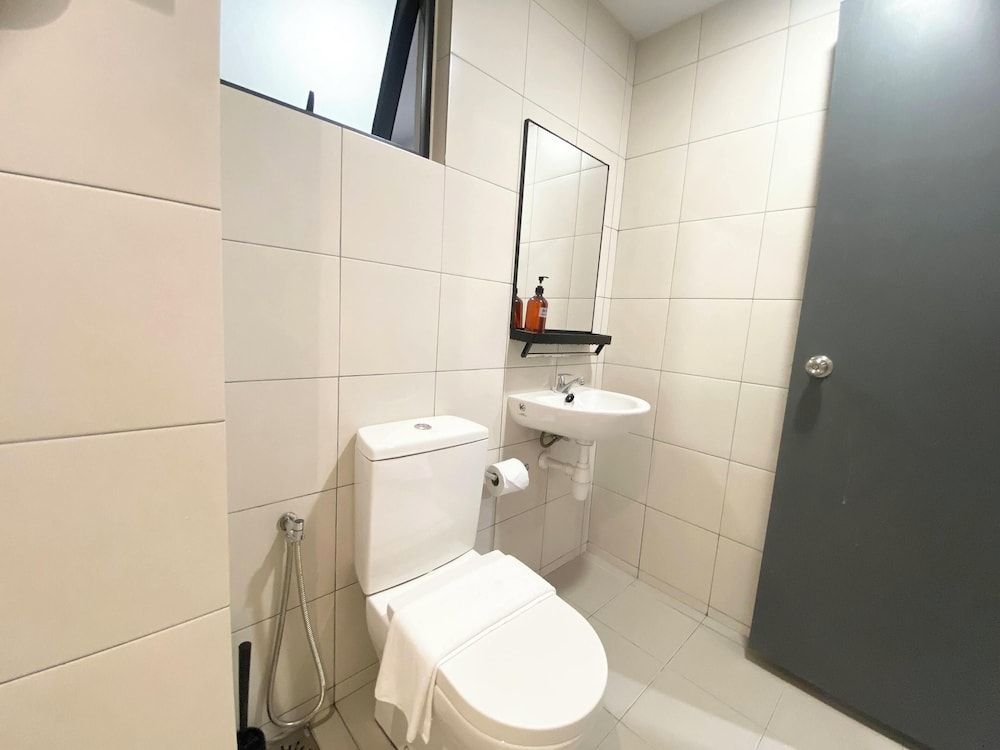 Gaia Residences by Sleepy Bear Comfort Apartment 12