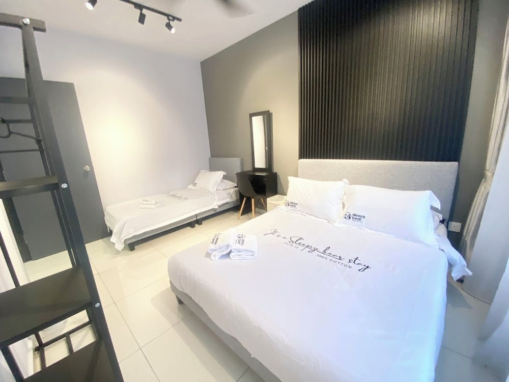 Gaia Residences by Sleepy Bear Deluxe Apartment, 3 Bedrooms 9