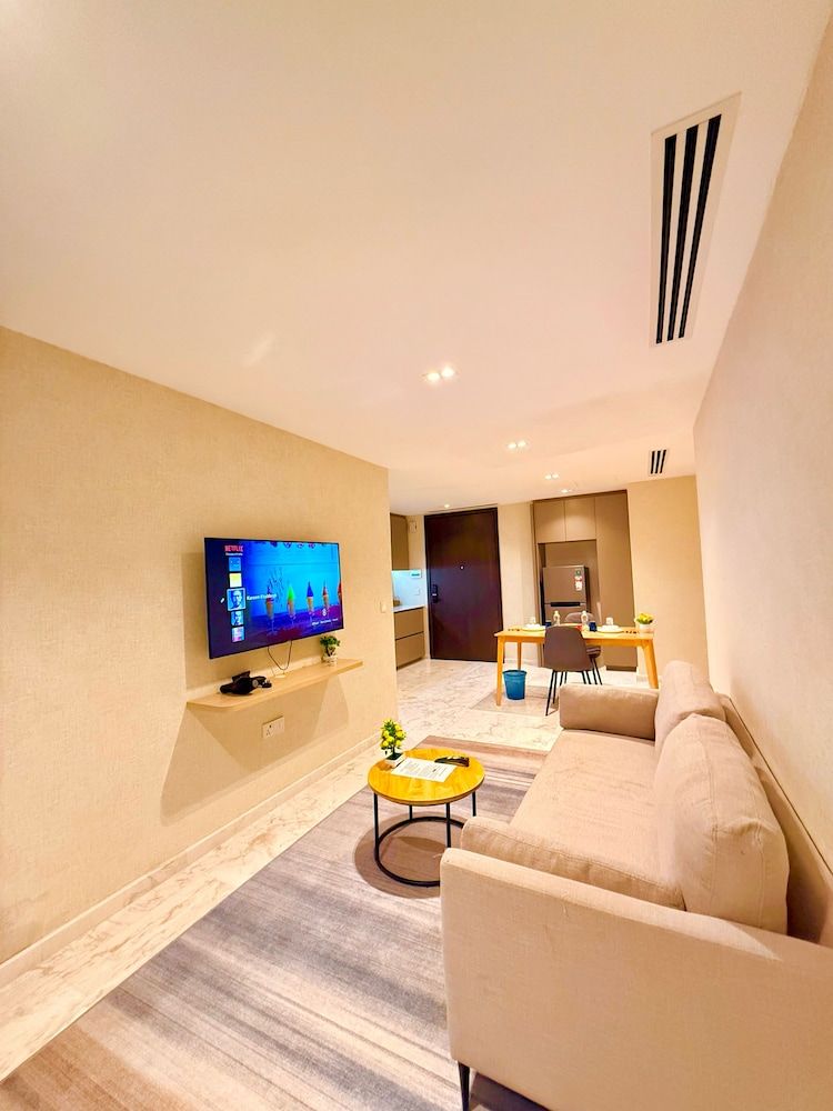 Eaton Residence by crystal Standard Apartment, City View 11
