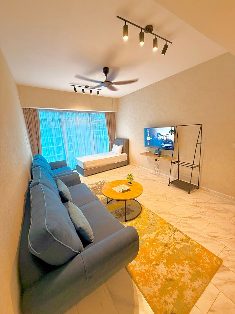 Eaton Residence by crystal Standard Apartment, City View 12