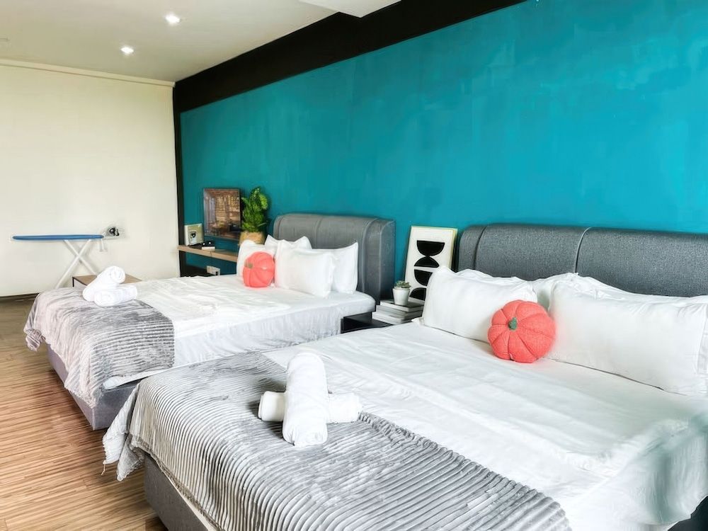 Deluxe Studio, 2 Queen Beds, Balcony, City View