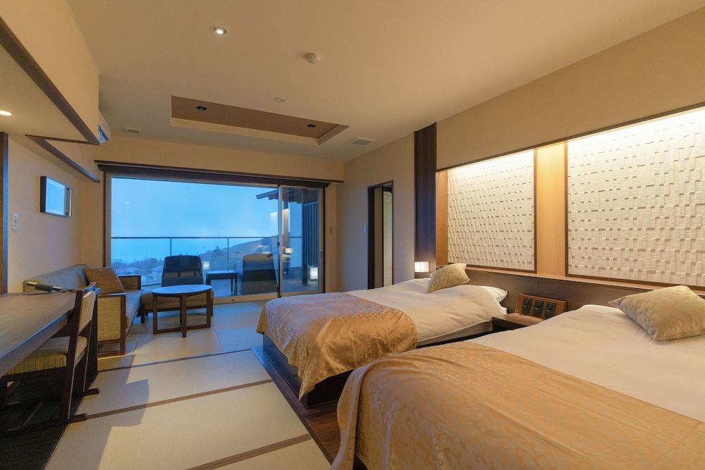 Japanese Western Style Twin Room, Ocean view with Open-air bath (First floor)