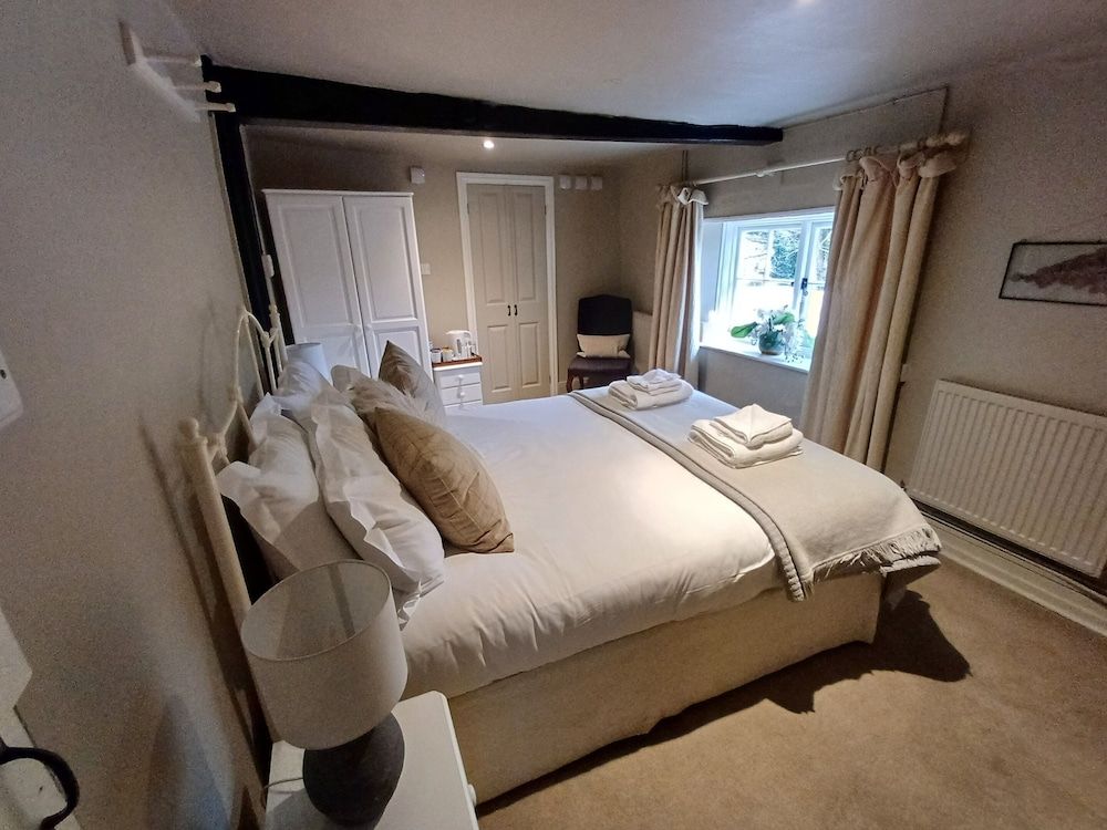 THE FOX GOES FREE Standard Double Room 3