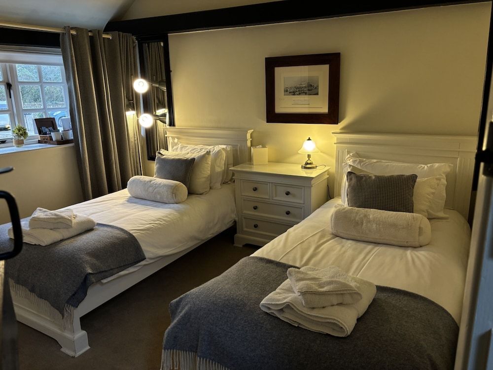 THE FOX GOES FREE Standard Twin Room 2