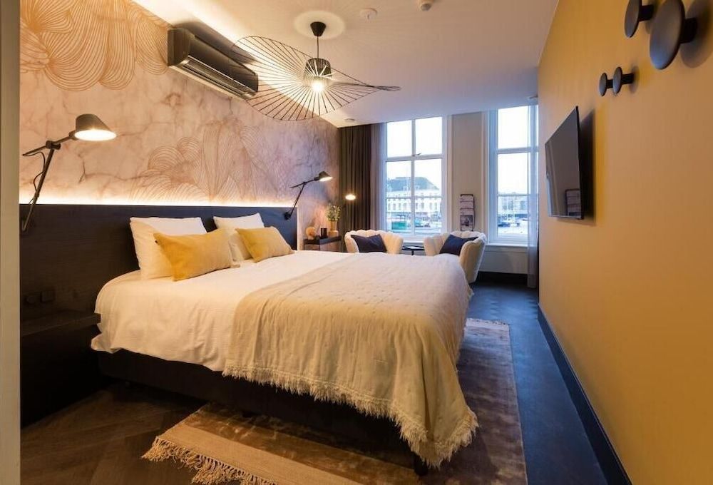 Junior Suite, Canal View