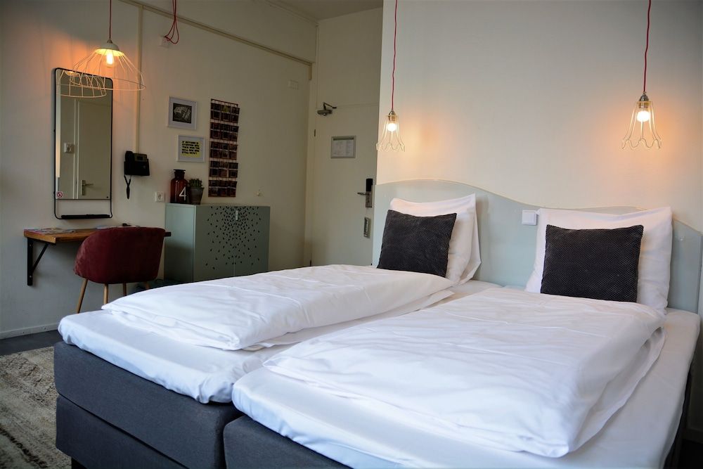 Hotel Credible Twin Room, City View 2