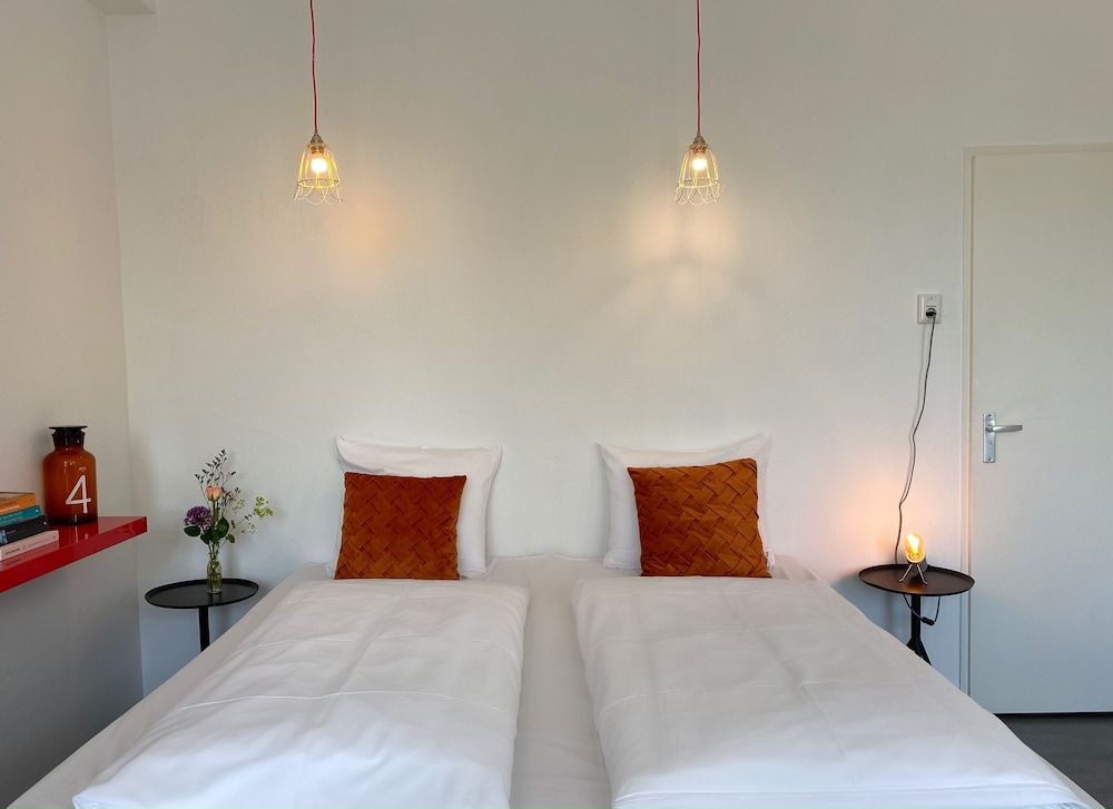 Hotel Credible Family Triple Room, City View 3