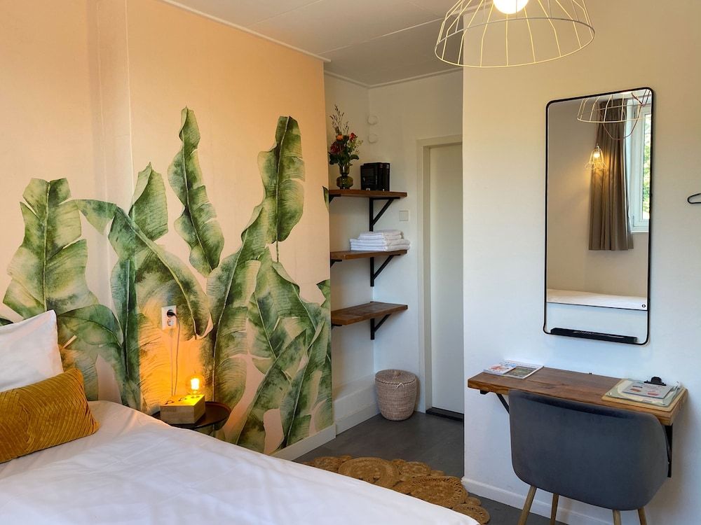 Hotel Credible Double Room, City View 10