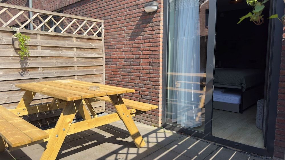 Hotel Emilia Deluxe Double Room, Private Bathroom 3