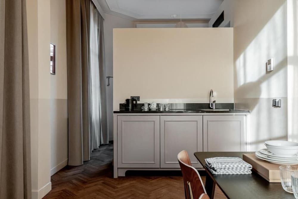 Metzlr House Deluxe Studio Suite 2