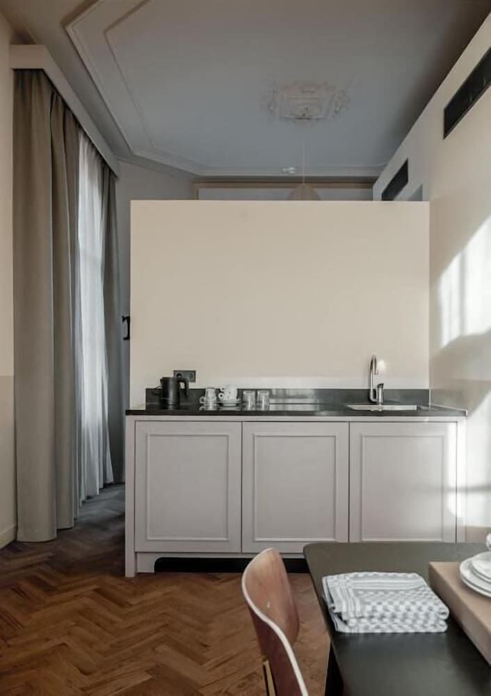 Deluxe Studio, Courtyard View