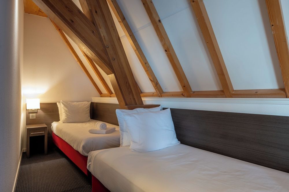 Comfort Quadruple Room, Harbor View