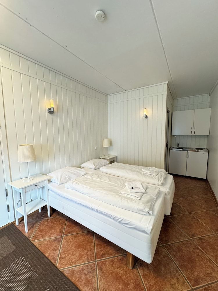 Basic Double Room, 2 Twin Beds