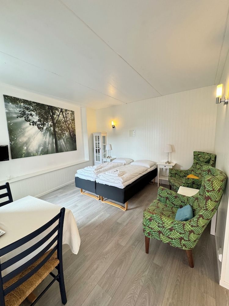 Basic Double Room, 2 Twin Beds