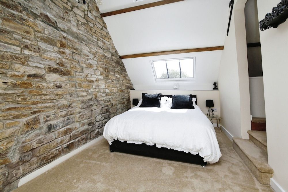 Lanehead Old School Double Room (East Suite)