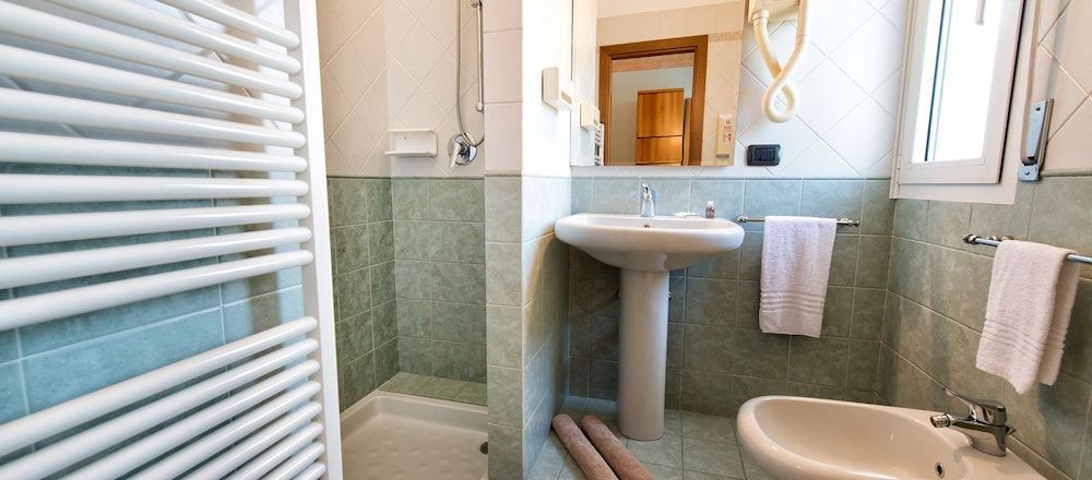 Hotel Aquila Economy Single Room 4