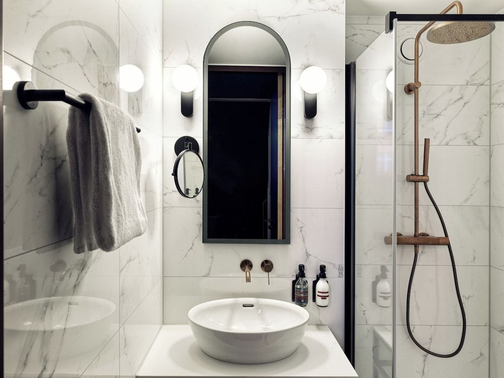 The Ald Hotel Classic Double Room, 1 King Bed 18