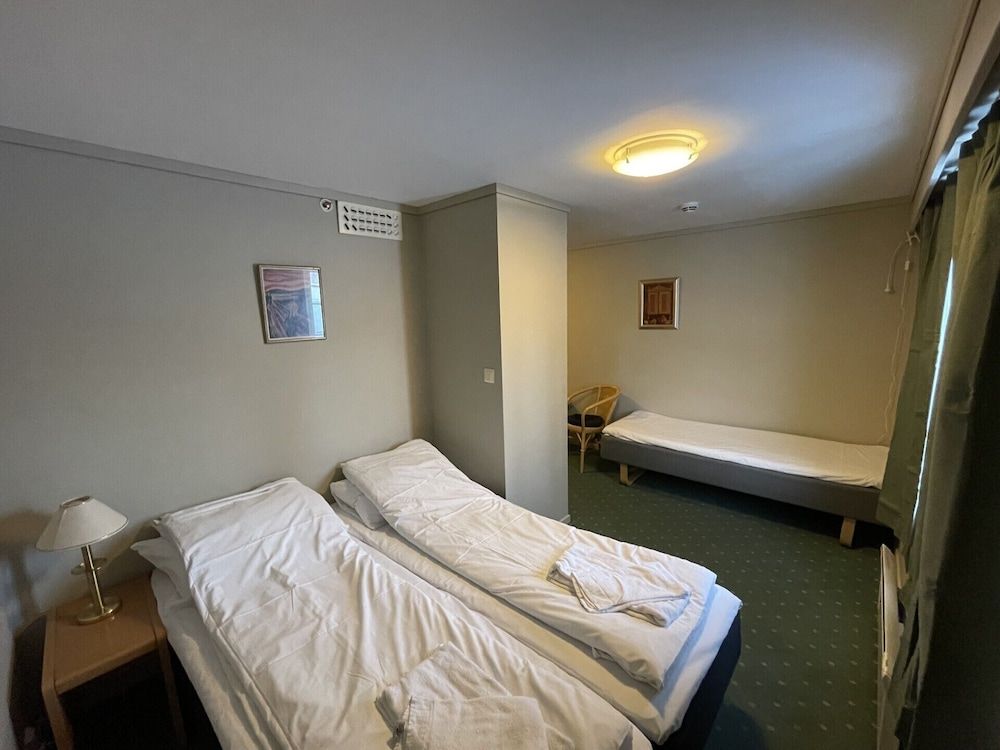Basic Double Room (109)