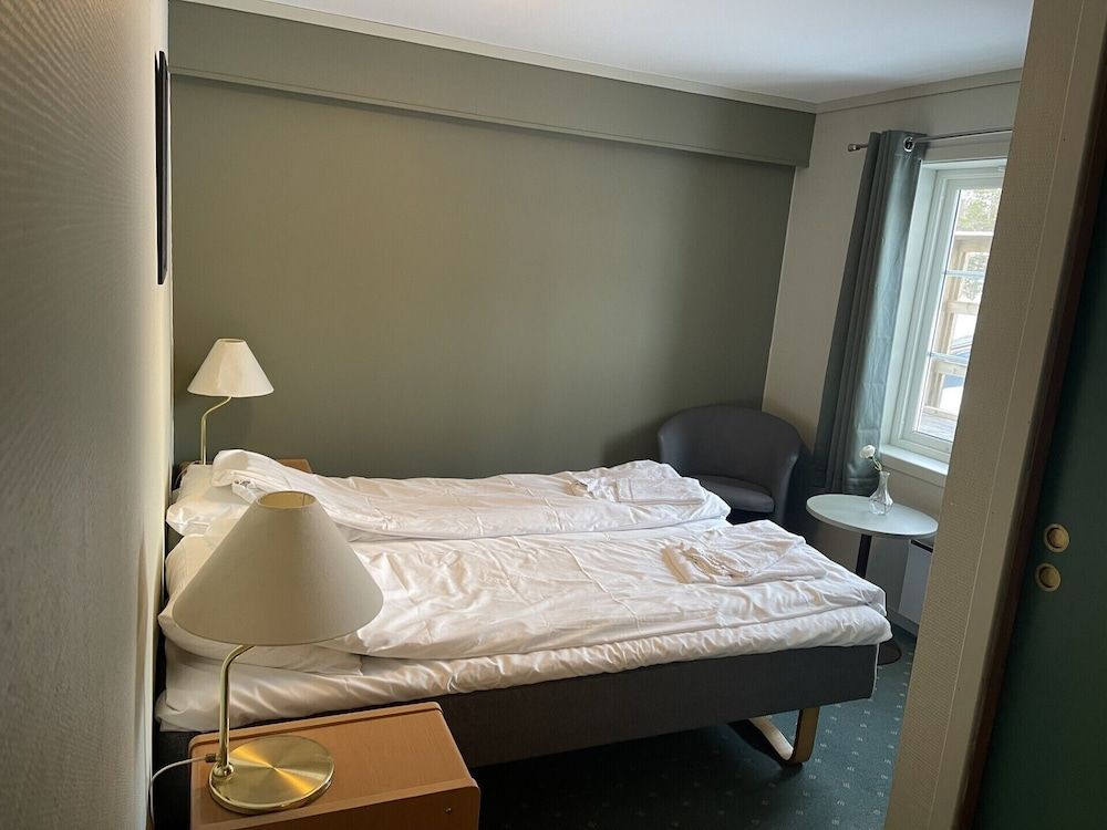Basic Double Room (107)