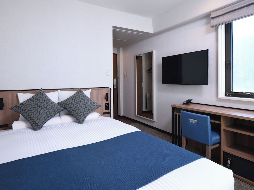 Standard Double Room, Smoking