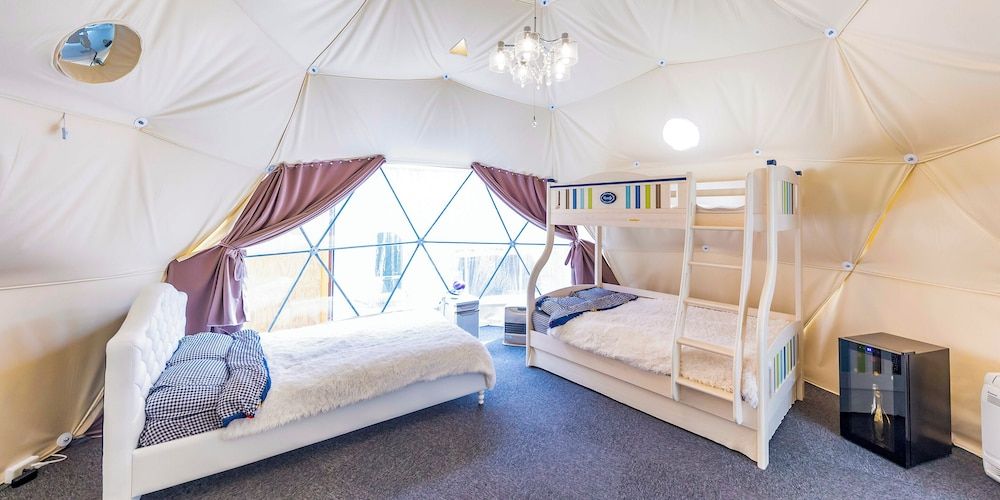 Deluxe Dome, Non Smoking