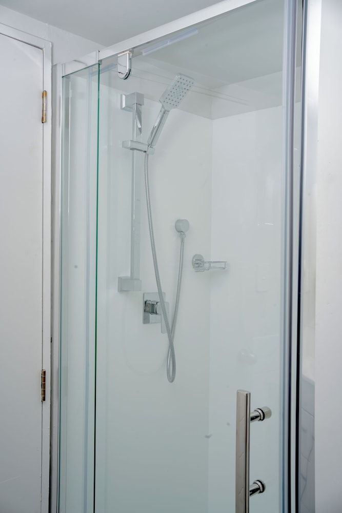 Samhil Motor Lodge Studio Queen Room 6