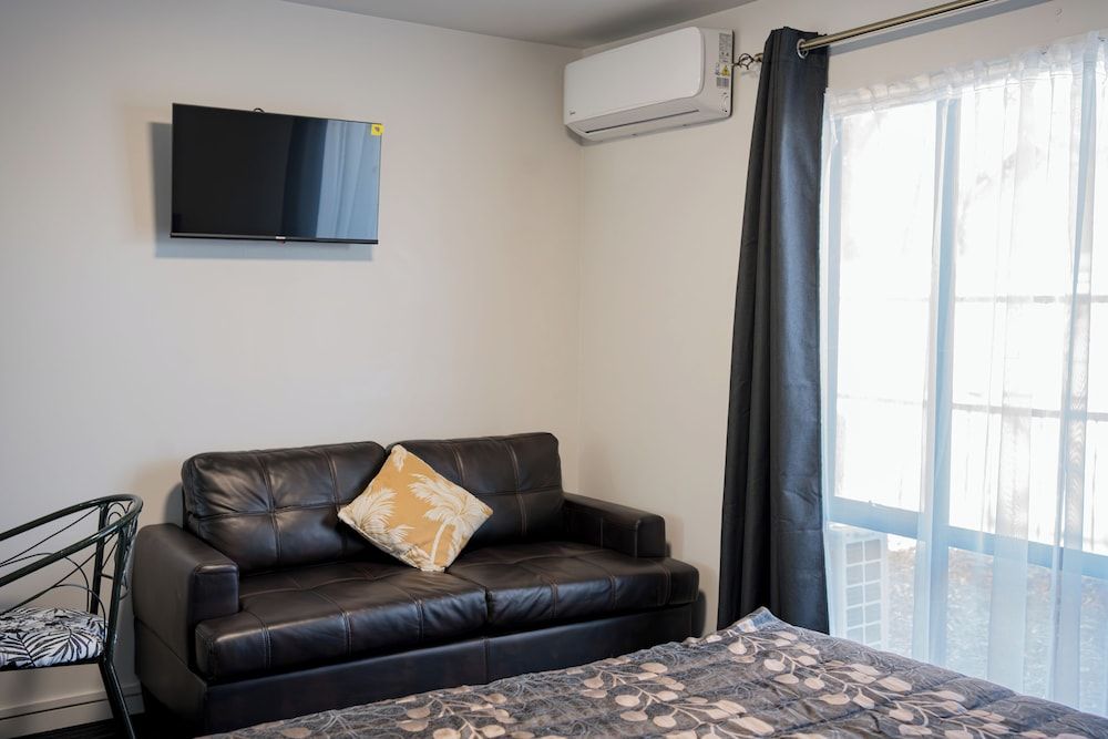 Samhil Motor Lodge Studio Queen Room 7