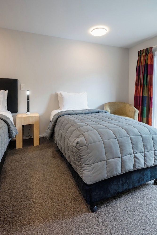 Tussock Peak Lodge Twin Spa Studio 4