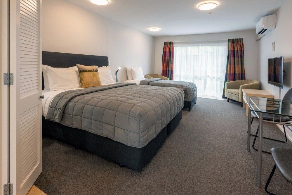 Tussock Peak Lodge Twin Spa Studio 9