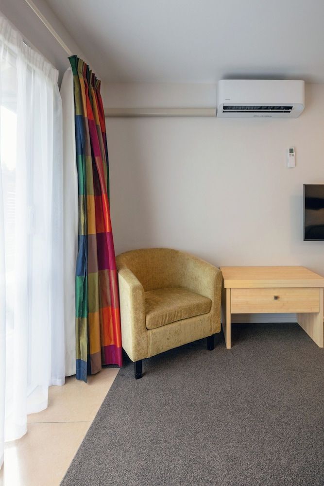 Tussock Peak Lodge Twin Spa Studio 14