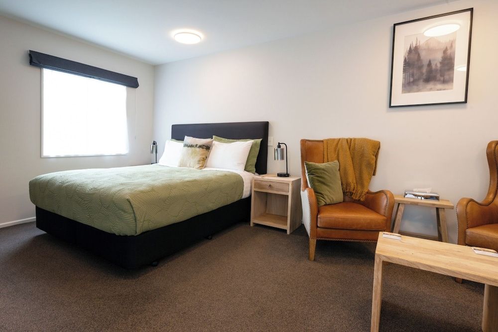 Tussock Peak Lodge Executive Spa Studio 2