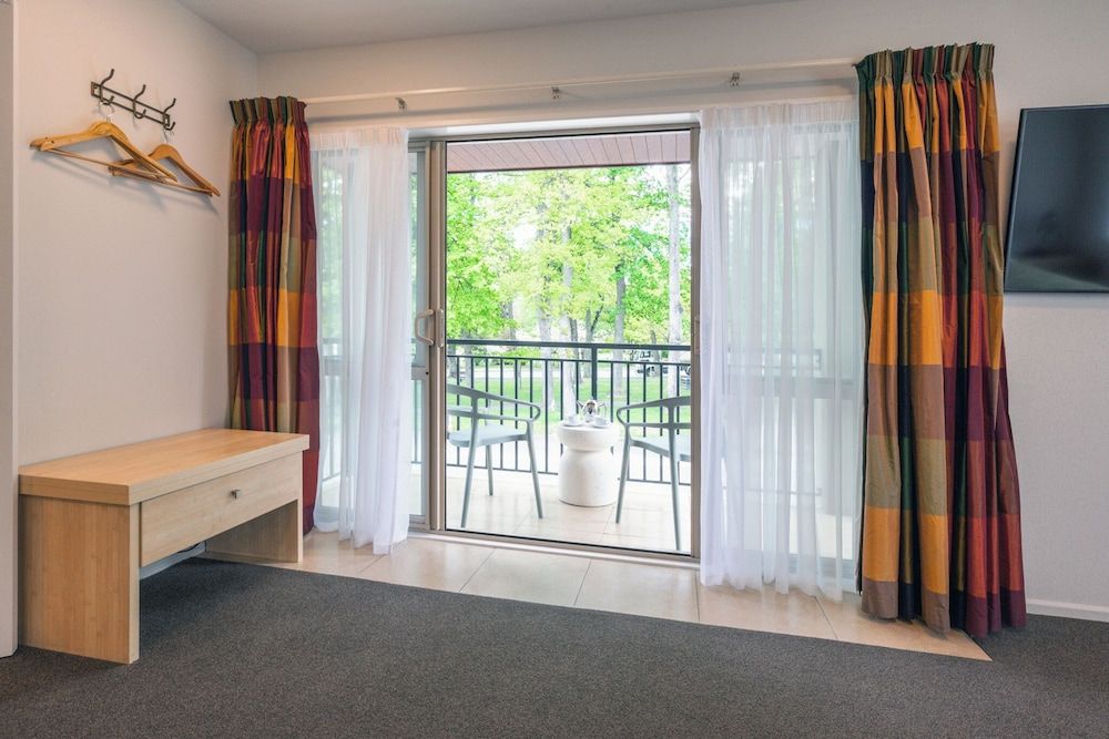 Tussock Peak Lodge Executive Spa Studio 23